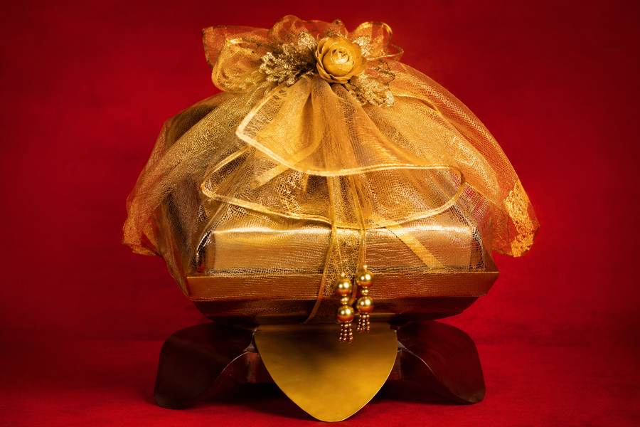 Handcrafted wedding gift packaging and trousseau styling
